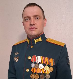 Участнику СВО из Белово вручили медаль Суворова