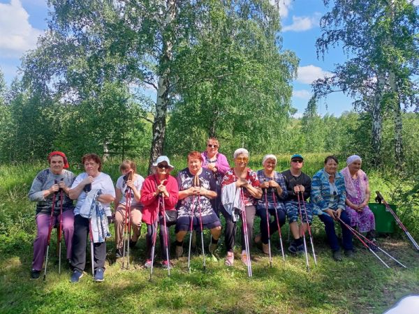 Районный Совет ветеранов и Уйский комплексный центр провели соревнования по скандинавской ходьбе