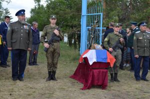 В Гусарах прошло захоронение участника Великой Отечественной войны, нашего земляка Николая Макаркина