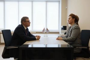 Губернатор Алексей Текслер провел встречу с председателем фонда «Защитники Отечества»