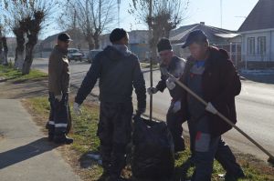 Сегодня в Уйском проходят субботники