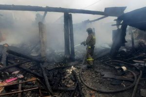 В Глазуновке загорелся жилой дом