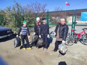 Пятиклассники Вандышевской школы провели субботник