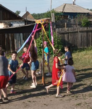 В Горках прошел праздник Детства и Троицы